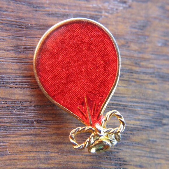 Red balloon pin, vintage 80s. - Picture 1 of 6